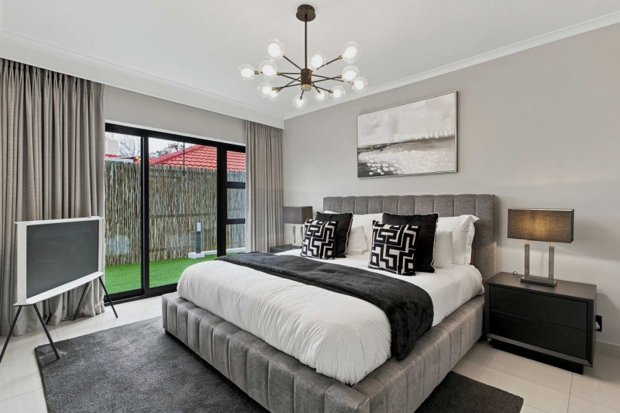 7 Bedroom Property for Sale in Oranjezicht Western Cape